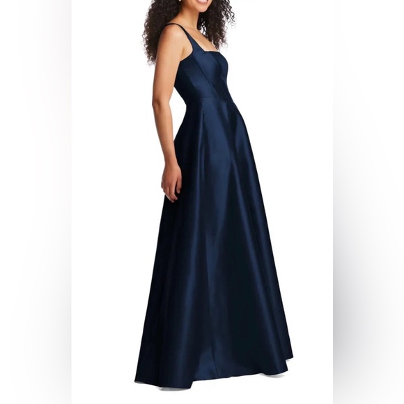 The Alfred Sung Midnight Blue Corset Satin Gown in size 6 - Picture 2 of 8